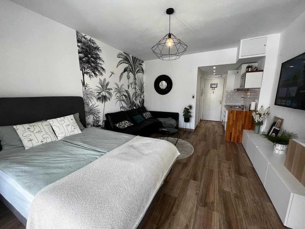 Lux Apartment By Namaste Elite توريمولينوس المظهر الخارجي الصورة