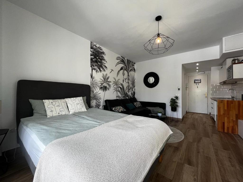 Lux Apartment By Namaste Elite توريمولينوس المظهر الخارجي الصورة