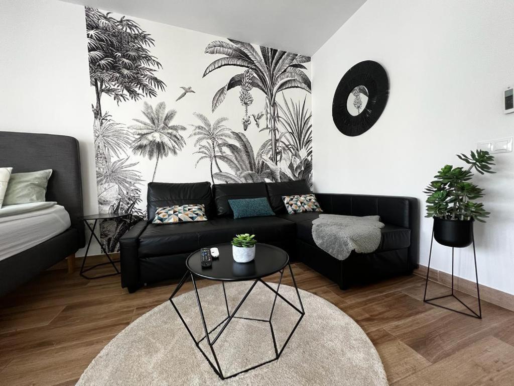 Lux Apartment By Namaste Elite توريمولينوس المظهر الخارجي الصورة